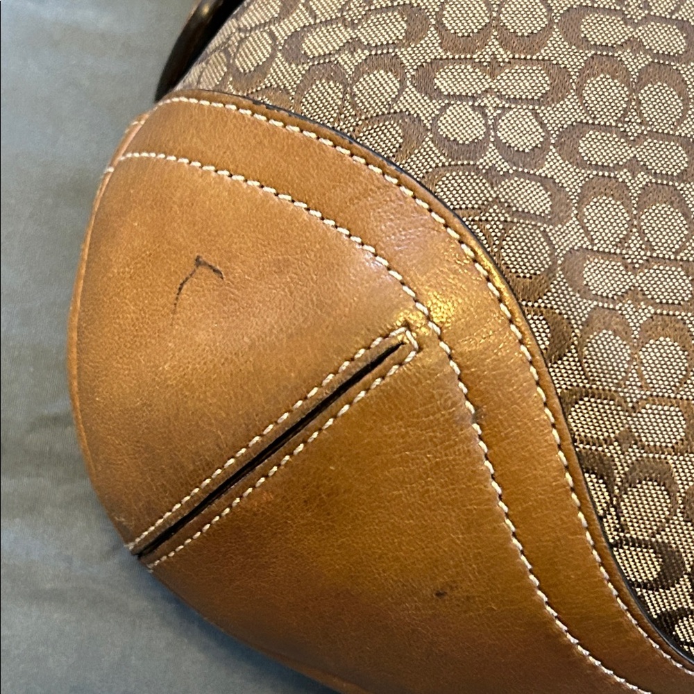 VTG Coach Signature Brown and Tan Patterned Shoulder Bag - Picture 6 of 14